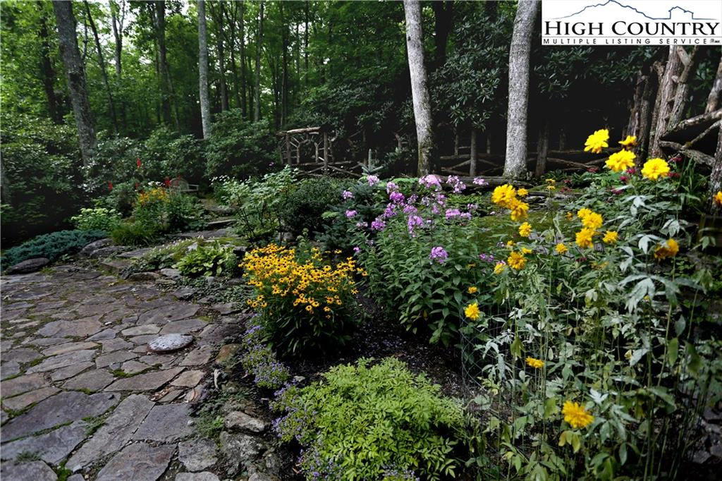 Image number 20 for the current listing