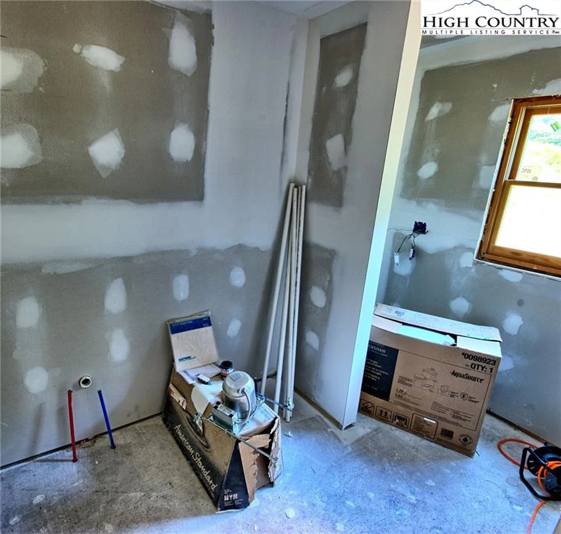 Image number 6 for the current listing