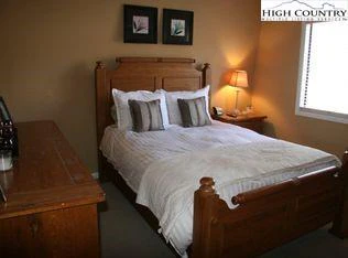 Image number 9 for the current listing