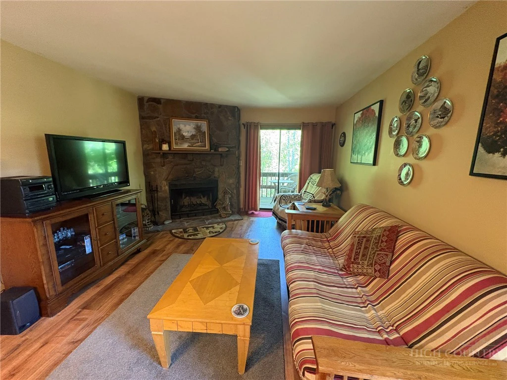 Image number 16 for the current listing