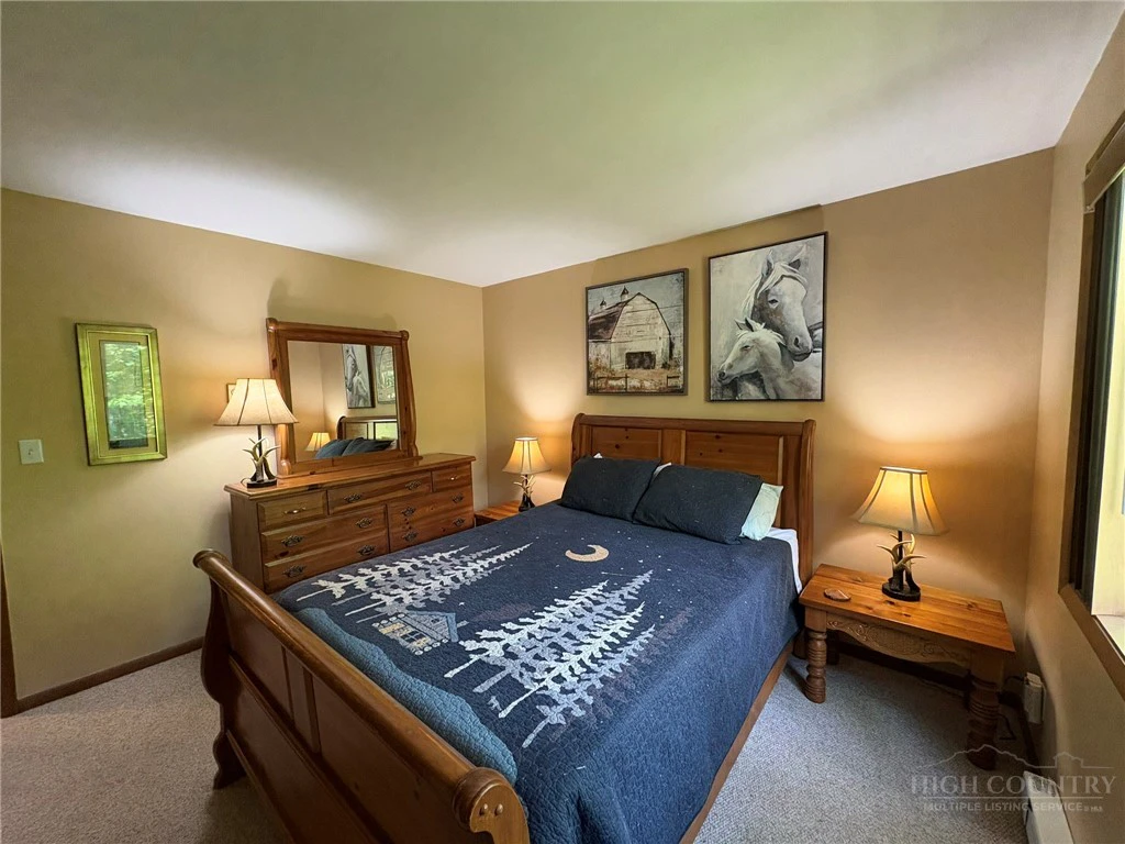 Image number 8 for the current listing