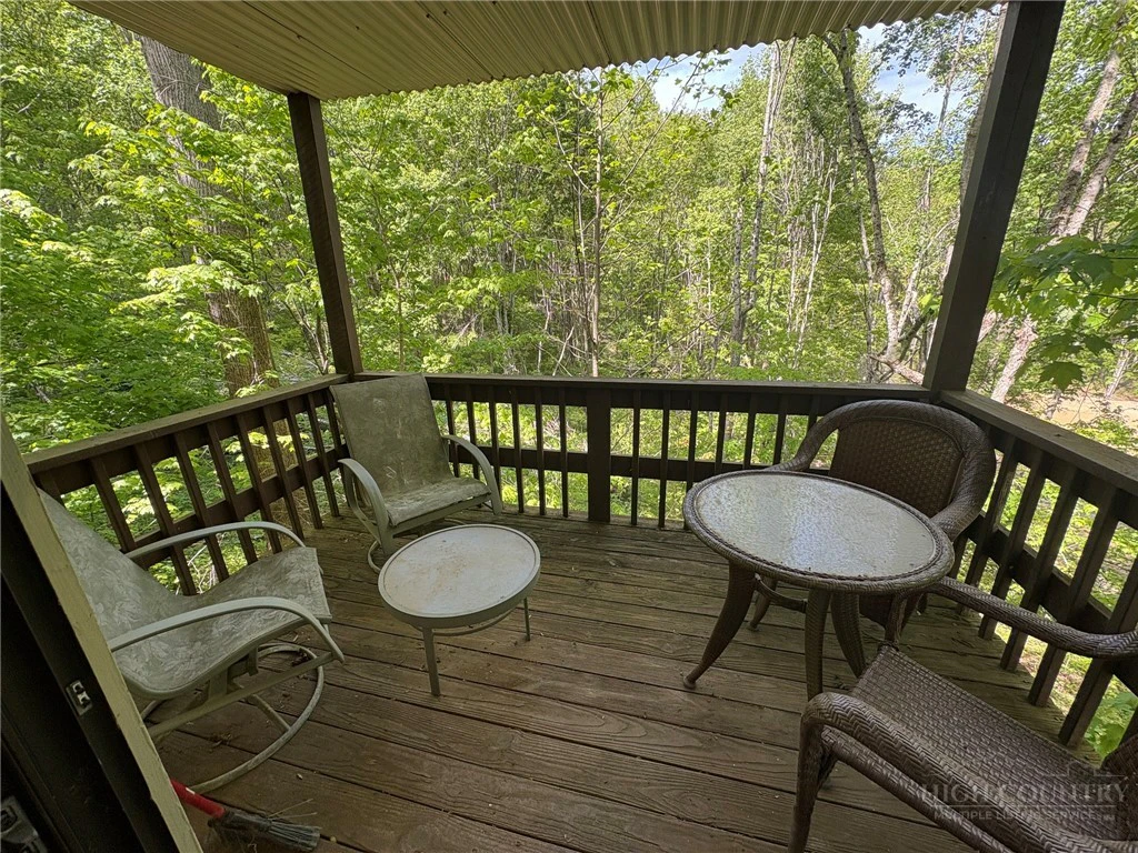 Image number 4 for the current listing