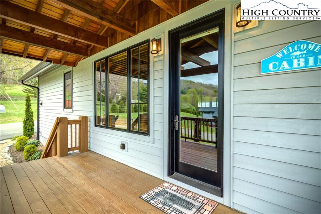 Image number 9 for the current listing