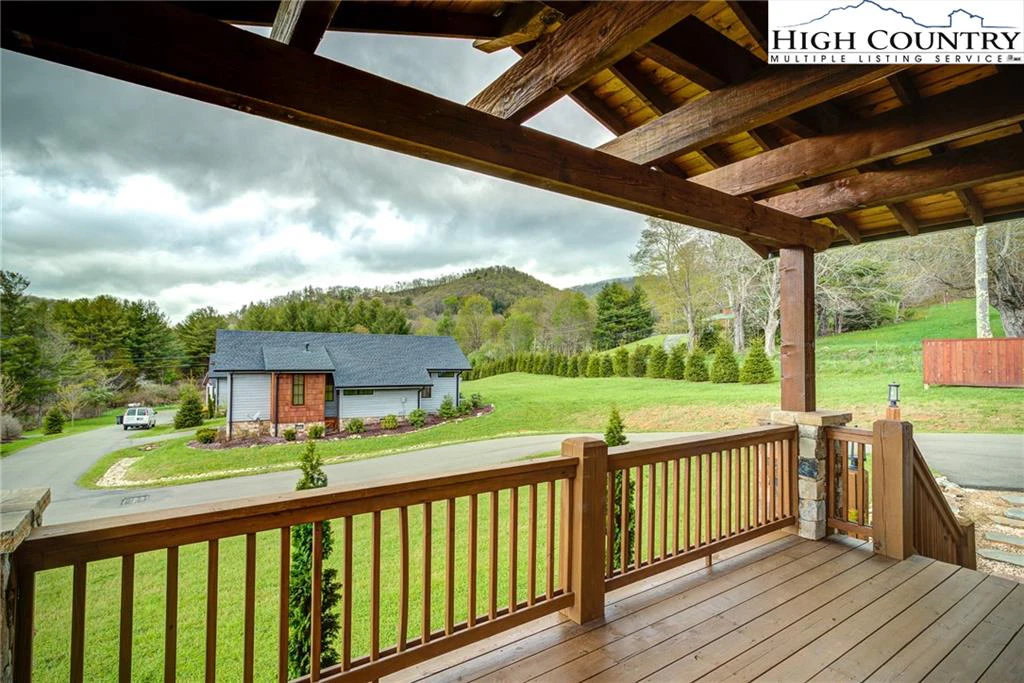 Image number 3 for the current listing