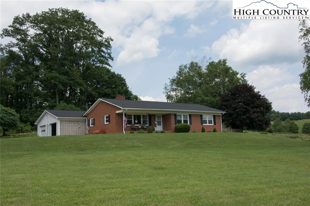 Image number 1 for the current listing