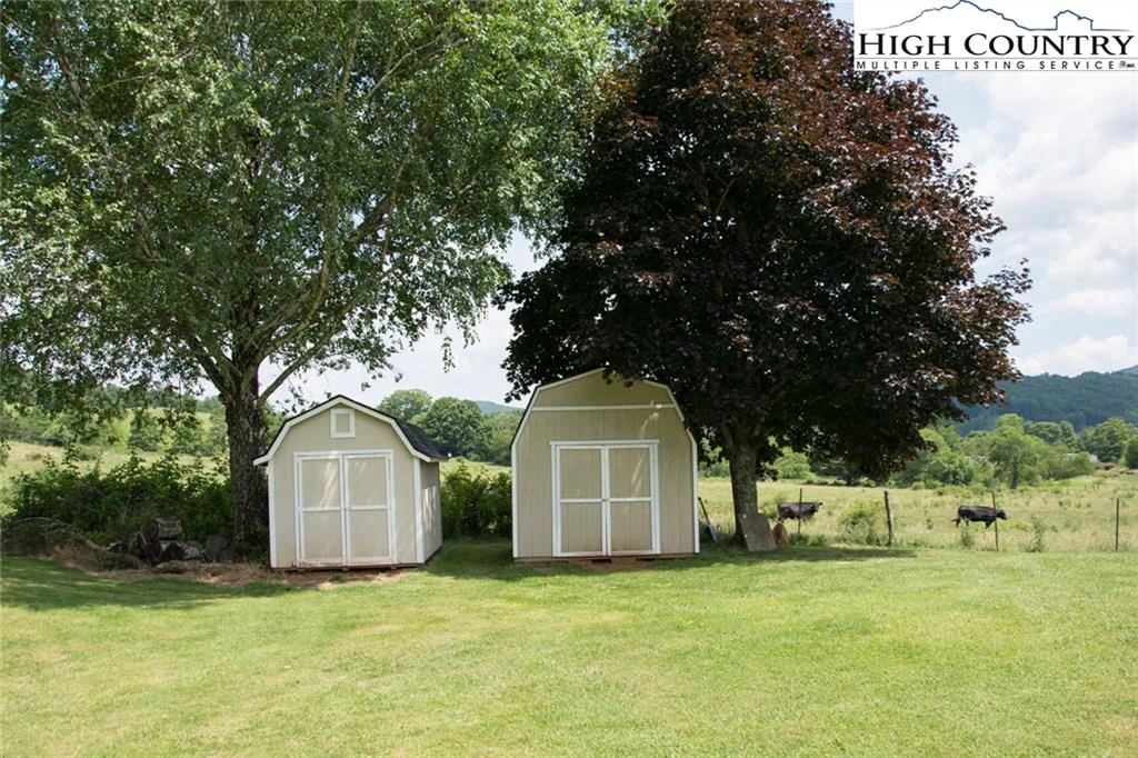Image number 3 for the current listing
