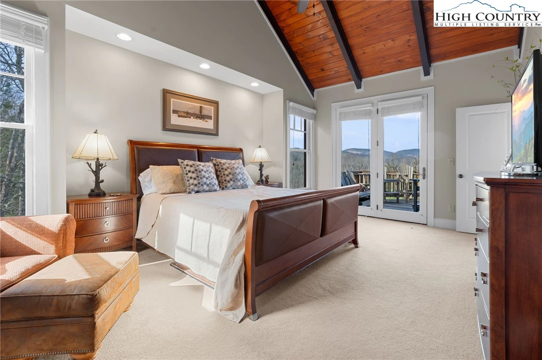 Image number 3 for the current listing
