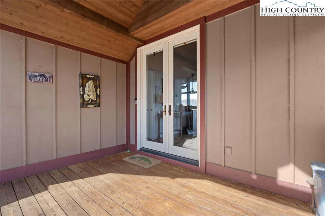 Image number 10 for the current listing