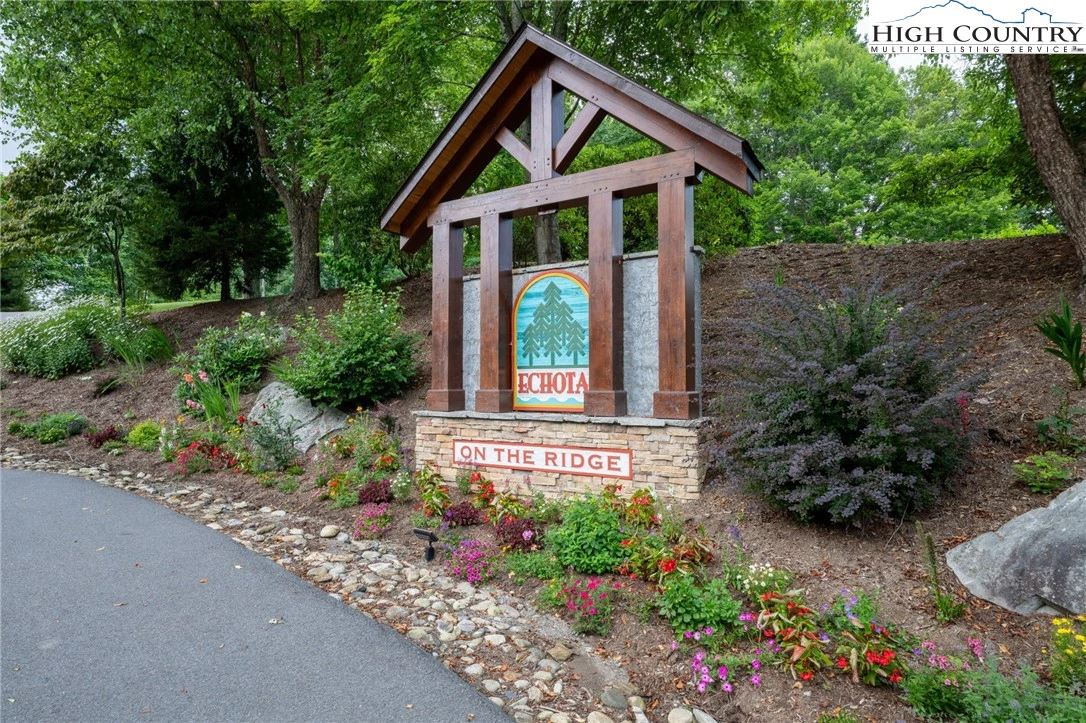 Image number 16 for the current listing
