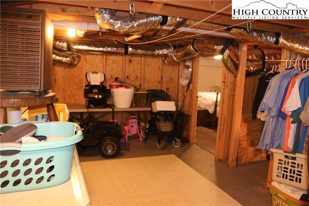 Image number 3 for the current listing