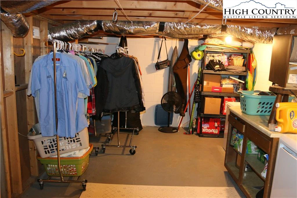 Image number 4 for the current listing