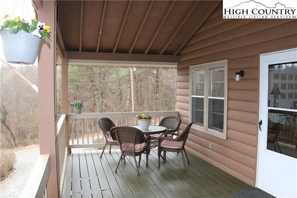 Image number 5 for the current listing