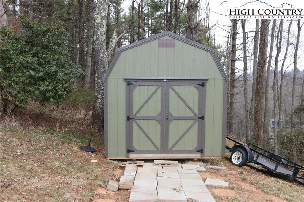 Image number 13 for the current listing