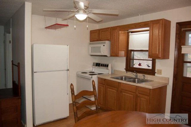 Image number 7 for the current listing