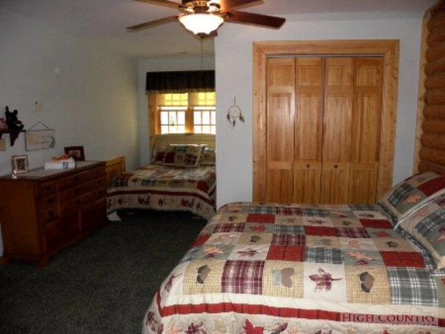 Image number 10 for the current listing
