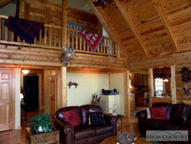 Image number 16 for the current listing