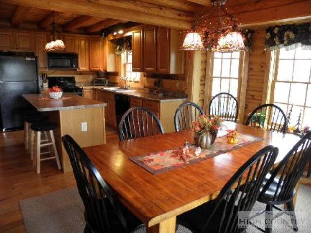 Image number 18 for the current listing