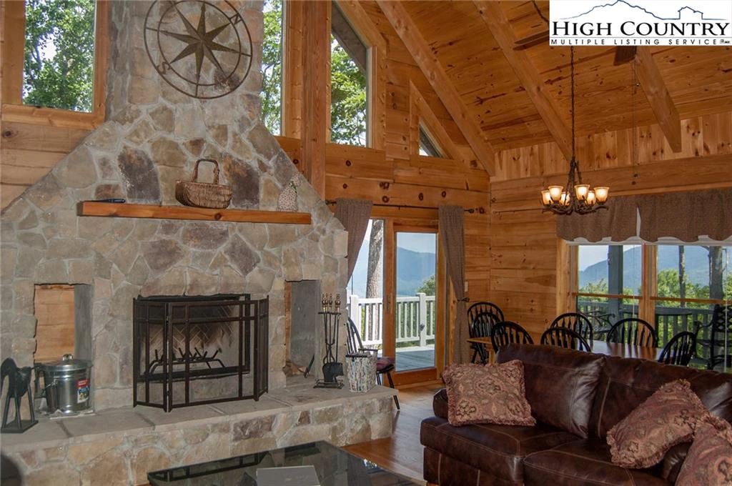 Image number 18 for the current listing