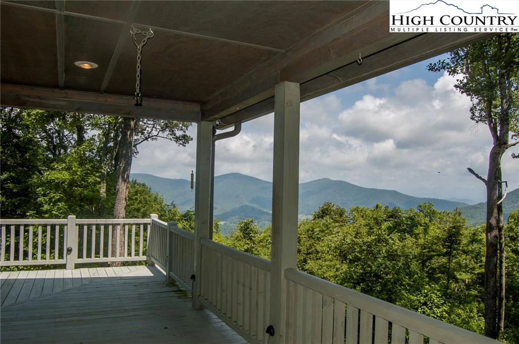 Image number 4 for the current listing