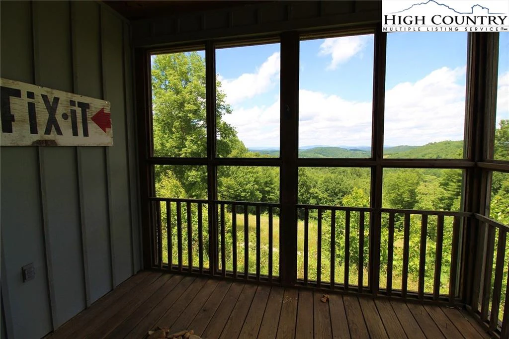 Image number 9 for the current listing