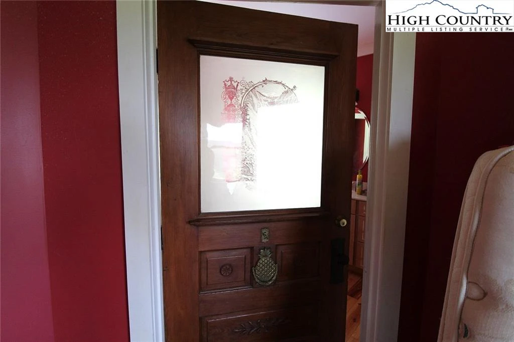Image number 5 for the current listing