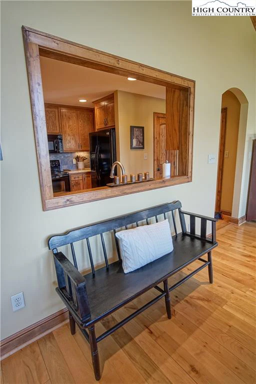 Image number 20 for the current listing
