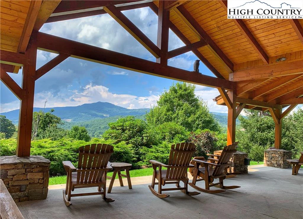 Image number 13 for the current listing