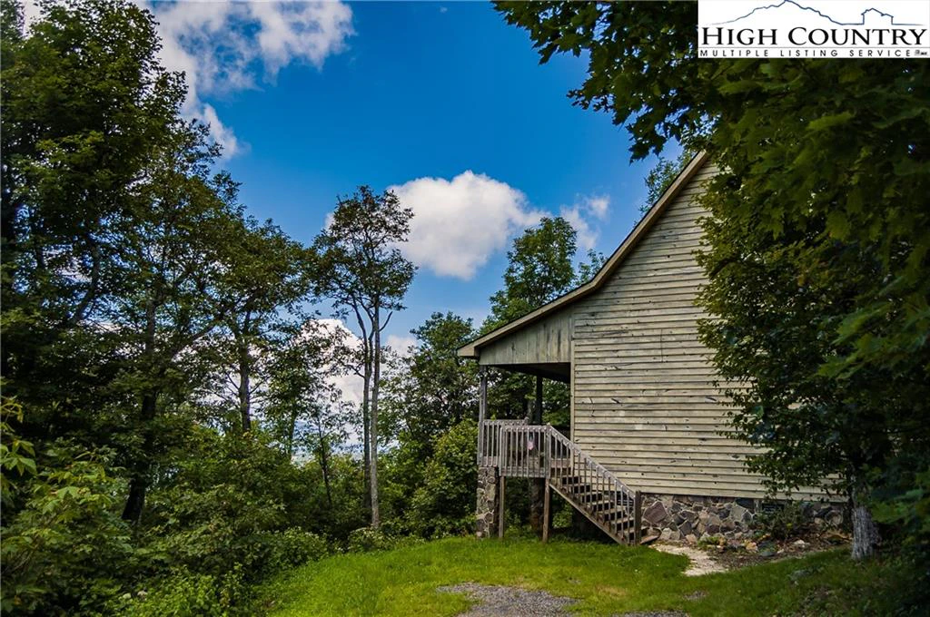 Image number 1 for the current listing
