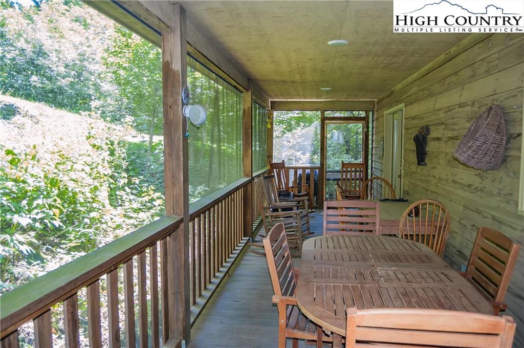 Image number 15 for the current listing