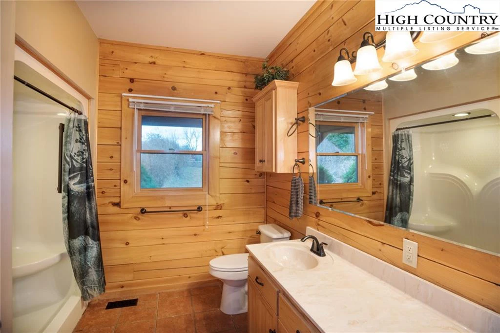 Image number 14 for the current listing
