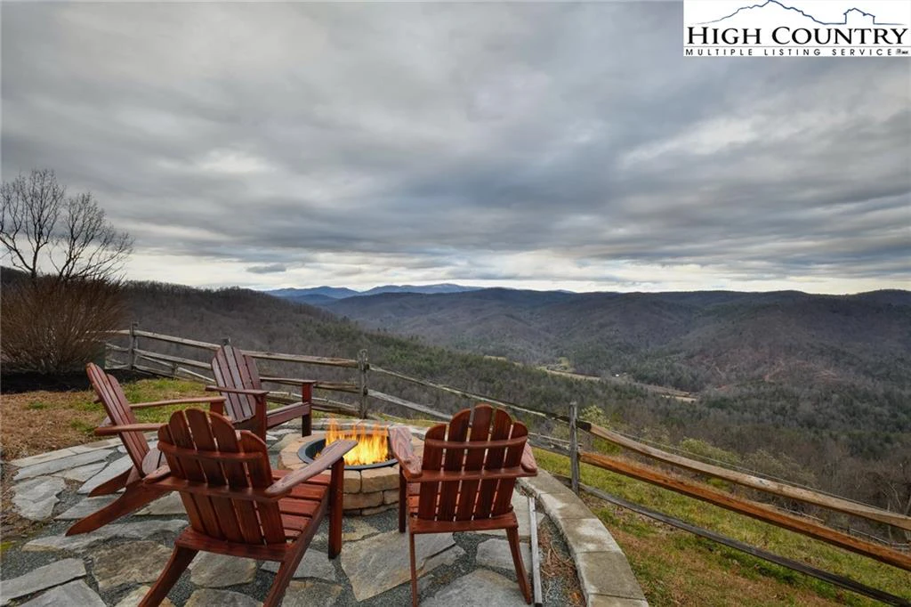 Image number 9 for the current listing