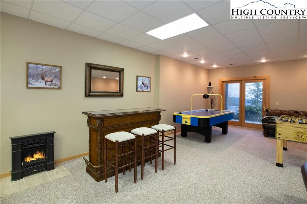 Image number 8 for the current listing