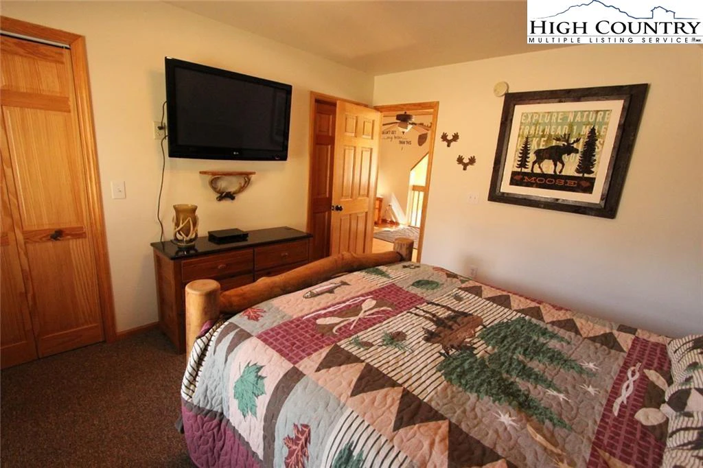 Image number 8 for the current listing