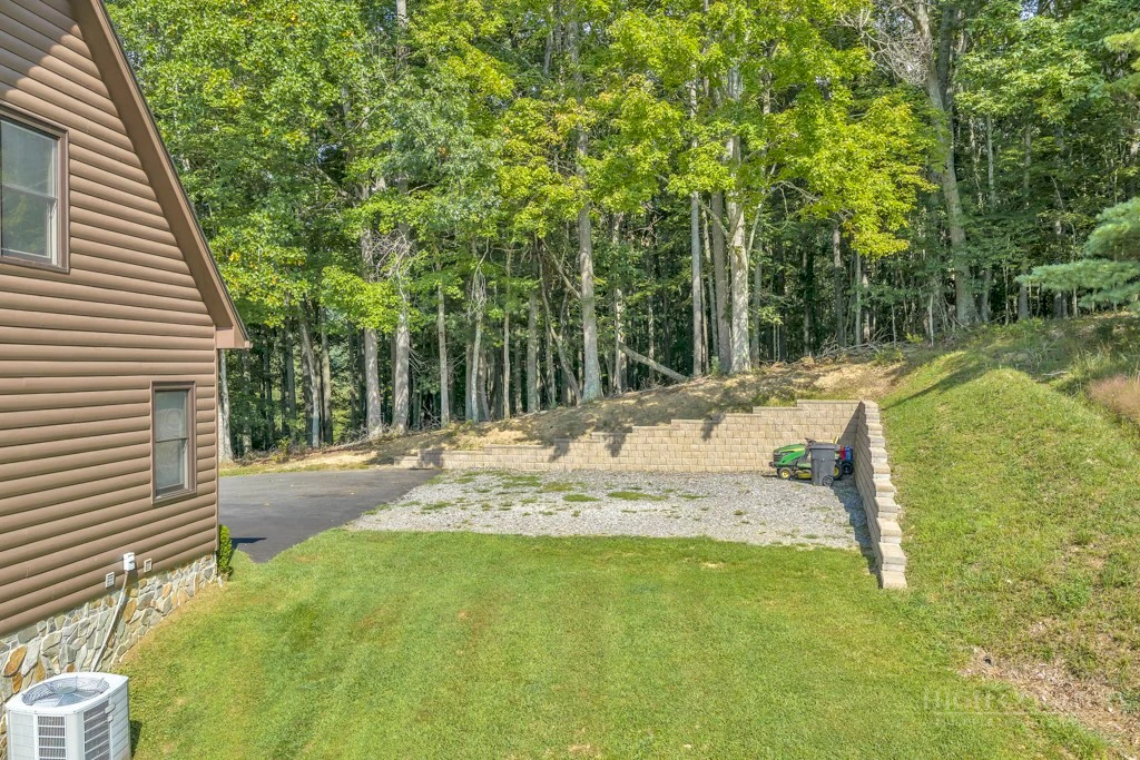 Image number 5 for the current listing
