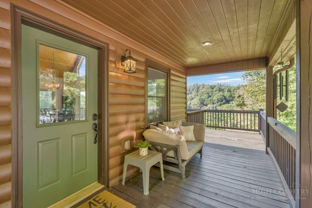 Image number 14 for the current listing
