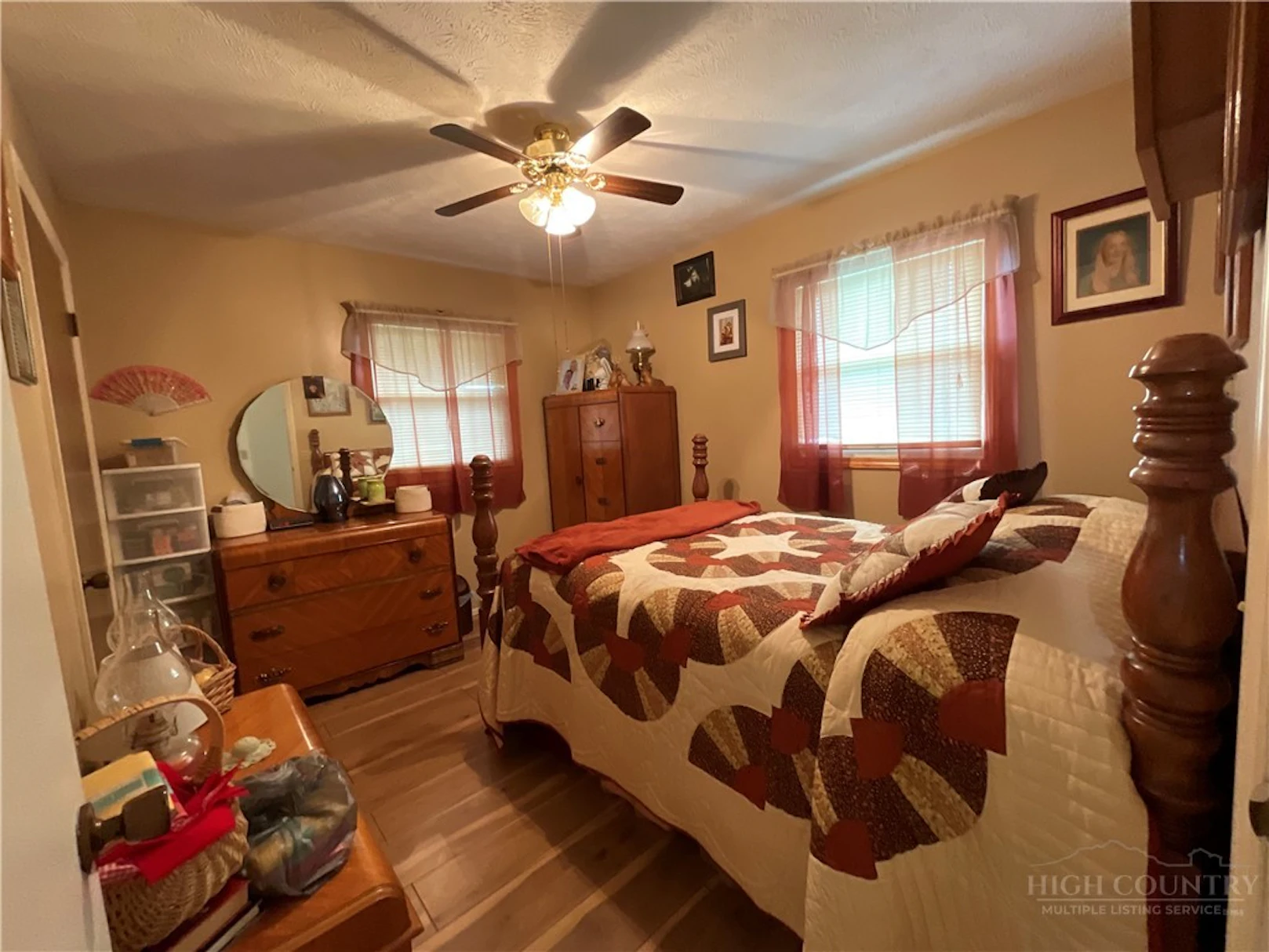 Image number 21 for the current listing