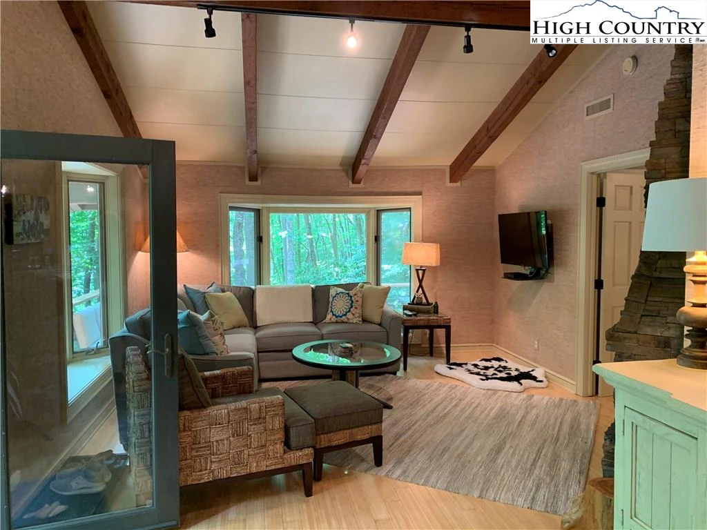 Image number 5 for the current listing
