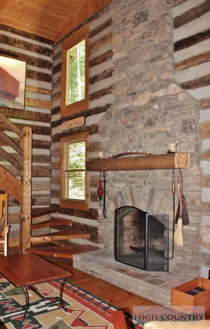 Image number 9 for the current listing