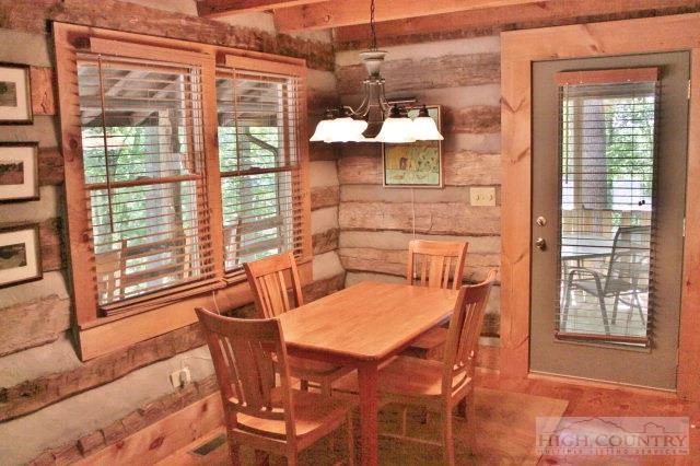 Image number 5 for the current listing