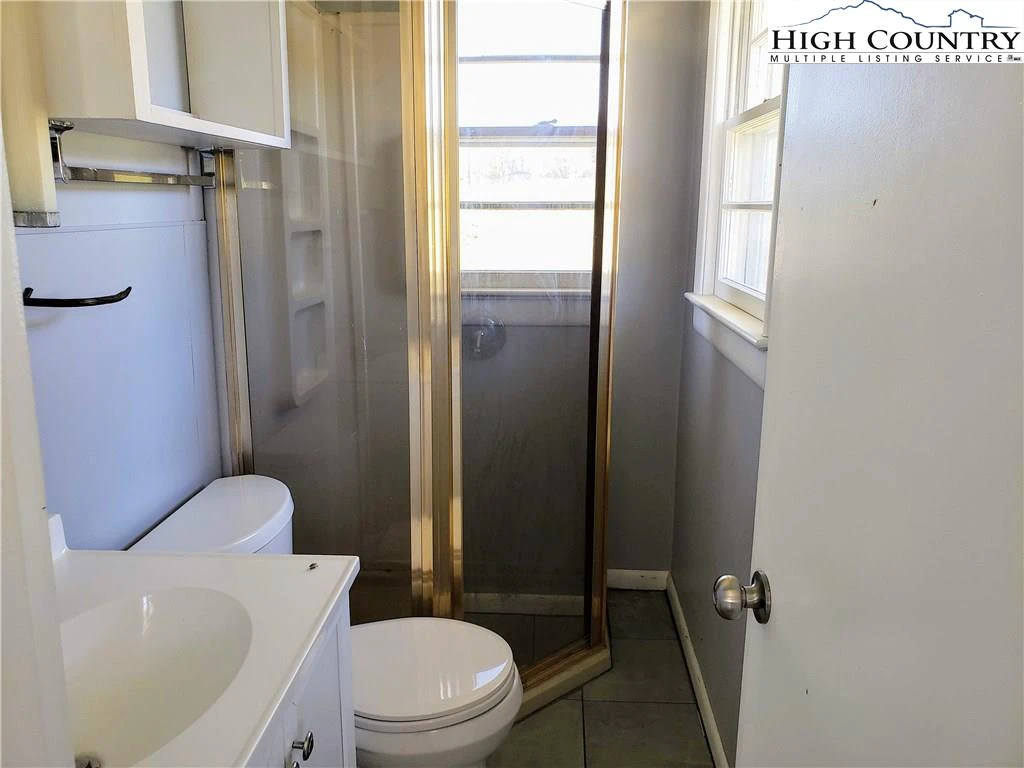 Image number 12 for the current listing