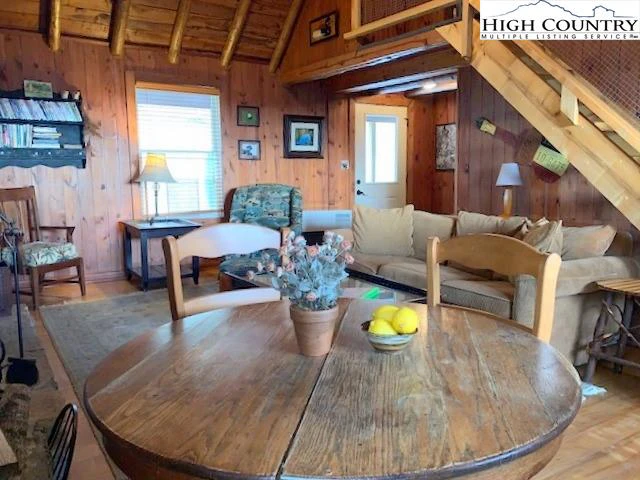 Image number 7 for the current listing