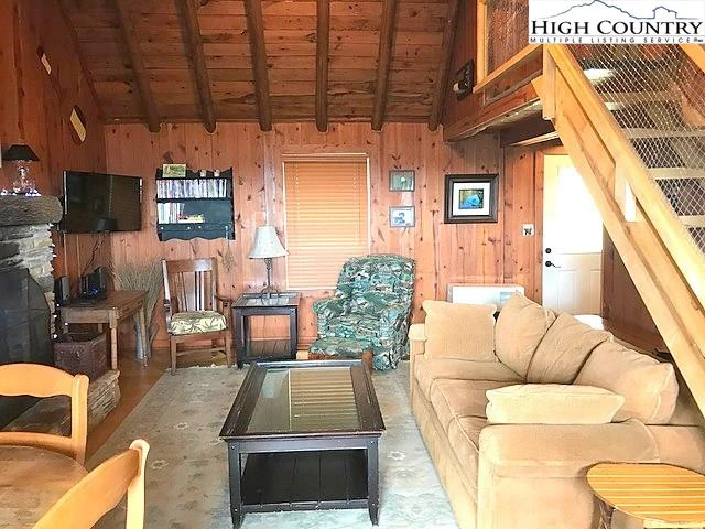 Image number 8 for the current listing