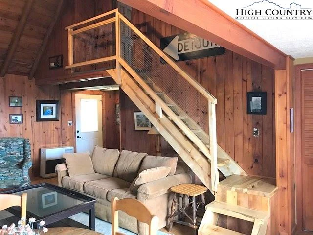 Image number 9 for the current listing