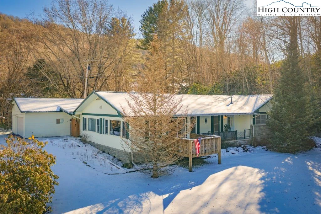 Image number 1 for the current listing