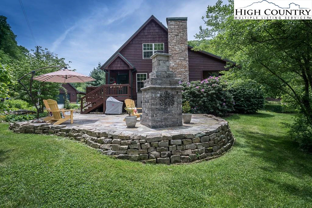 Image number 1 for the current listing