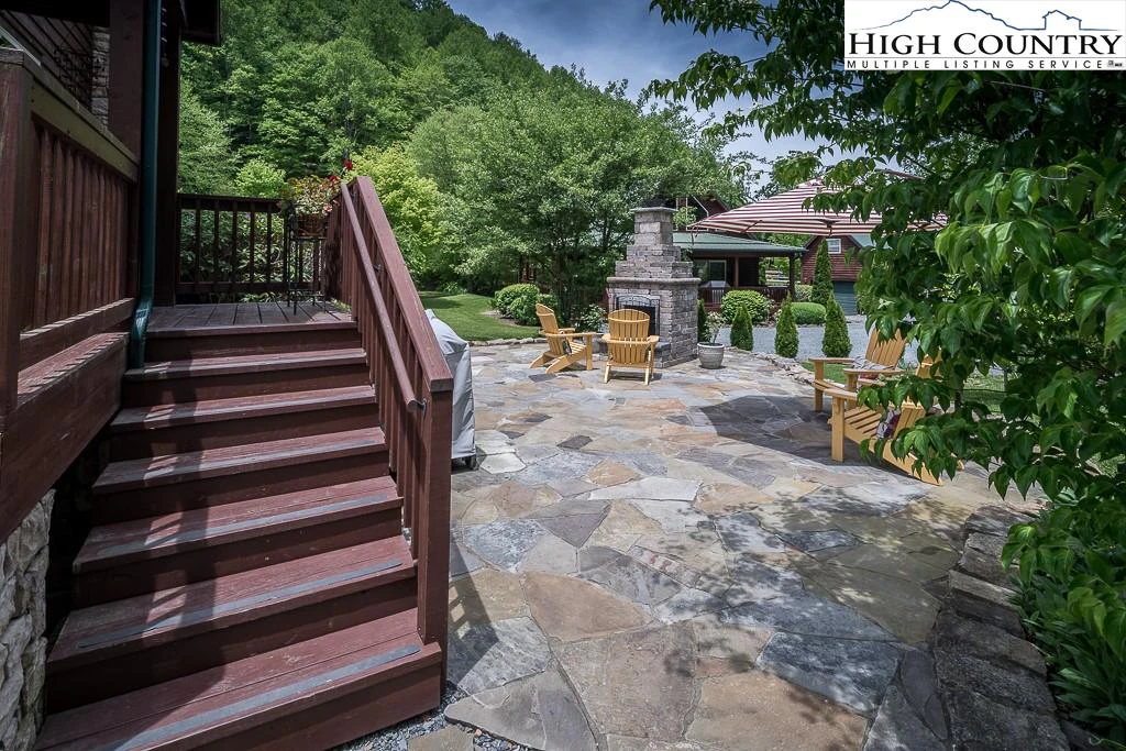 Image number 3 for the current listing