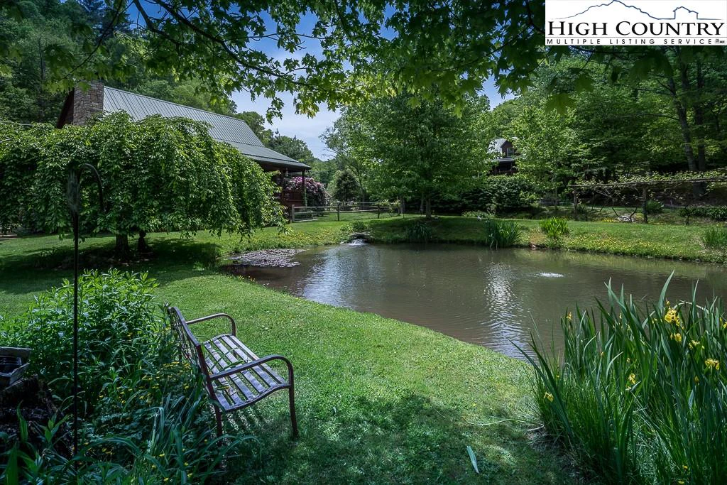 Image number 17 for the current listing