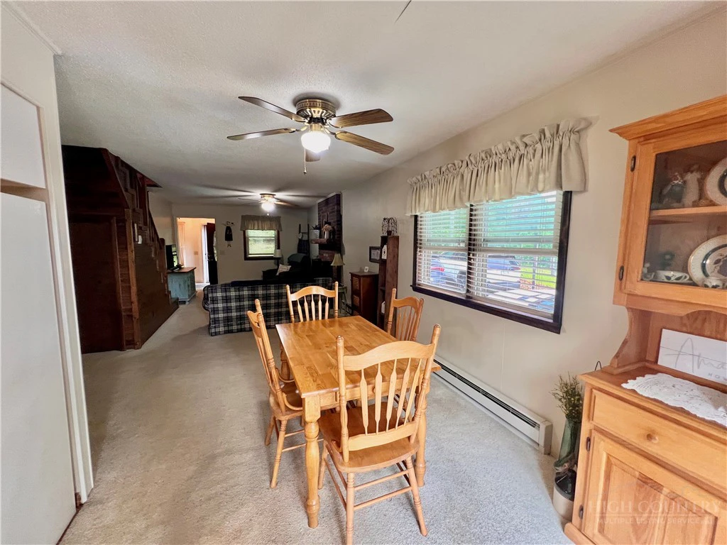 Image number 21 for the current listing