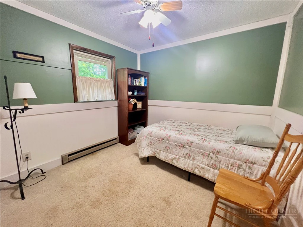 Image number 15 for the current listing