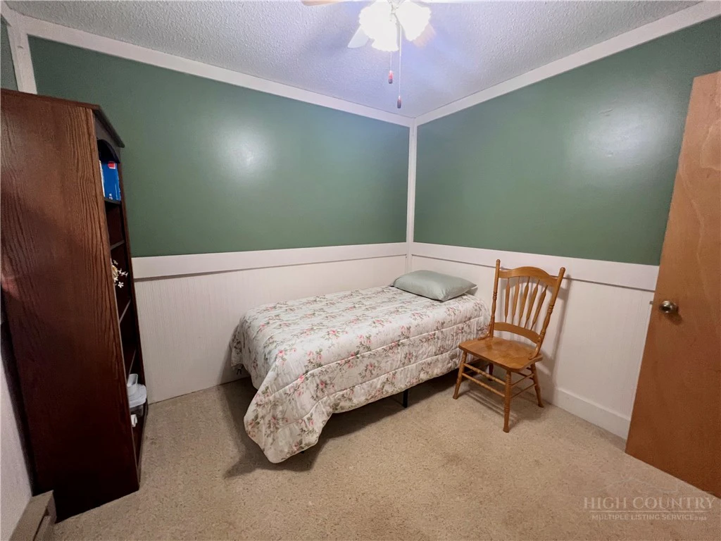 Image number 2 for the current listing